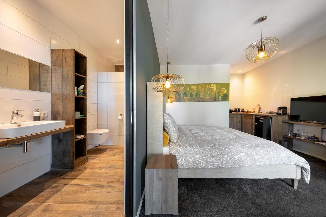 Aubergine Logeren & Dineren Bed and Breakfast Tegelen Buitenkant foto